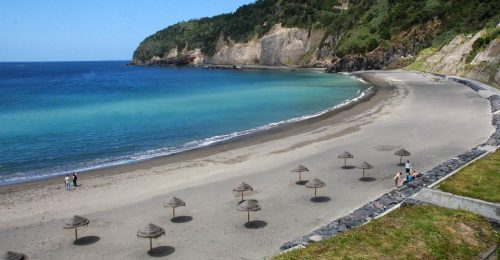Praia da Ribeira Quente